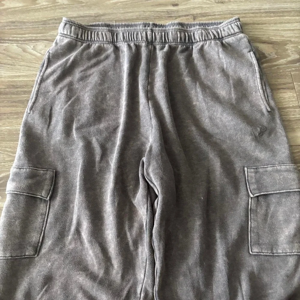 Vintage Y2K/2000s Baggy Faded Grey Skater Cargo Sweatpants! Fits L